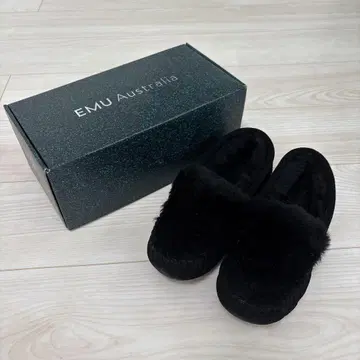 EMU Australia 블랙 퍼 모카신 25cm