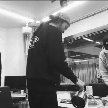 CHALLENGER 블랙 맨투맨 L