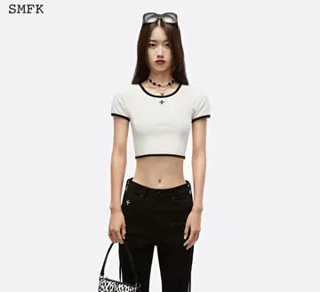 SMFK 나침반 빈티지 스포츠 숏 바디 T셔츠 화이트