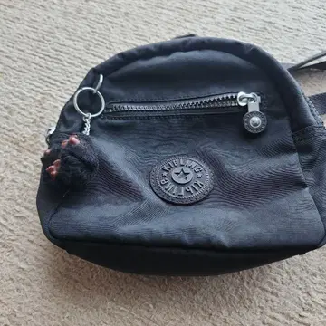 Kipling 블랙 원형 백