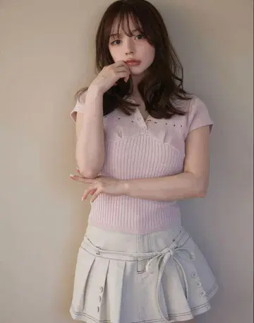 andmary Lindsay 로고 tops