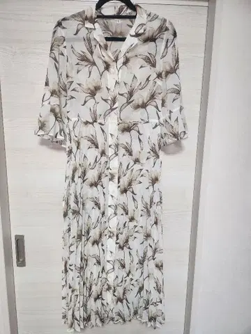 MOUSSY 새상품급 꽃무늬 시어 반팔 롱 원피스