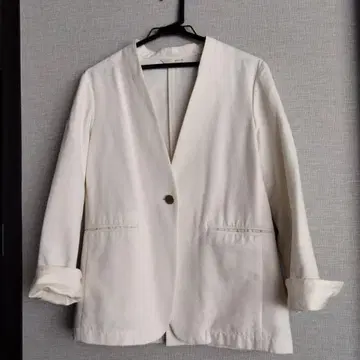 화이트 노카라 자켓 골드 버튼
