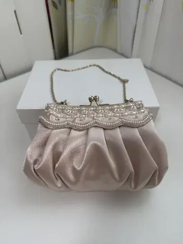 Aimer 에메 파티 밴딩 백 파우치