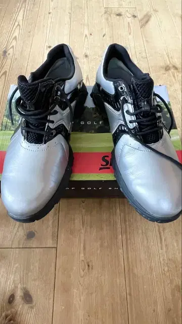 [미사용 새상품] SRIXON TAKEO KIKUCHI 콜라보 골프화