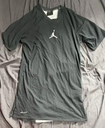 Jordan DRI-FIT 티셔츠 S 사이즈 블랙