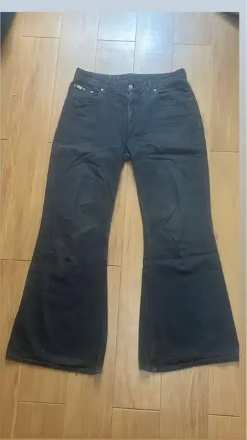 PEACE DENIM 블랙 부츠컷 데님