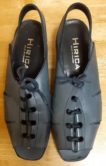 HIRICA 블랙 오픈토 신발 SY017