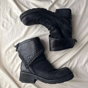 Kmrii studs python boots