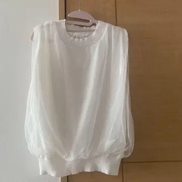 미사용 새상품 케유카 튤 레이어드 슬리브리스 니트