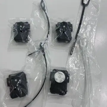 베이블레이드X 런처 4개 세트