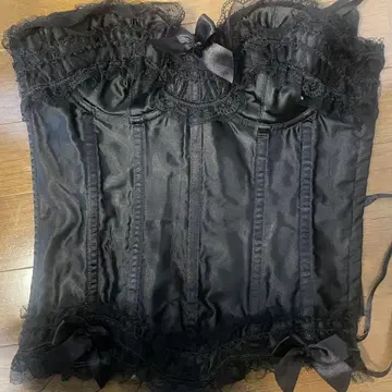 블랙 새틴 코르셋 뷔스티에