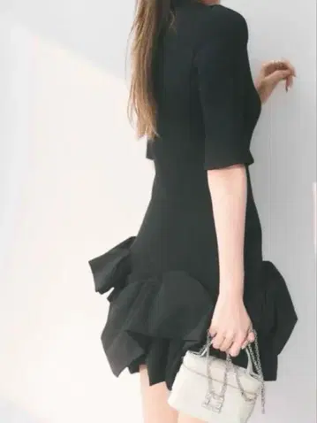 컨디션 최상 리랜드 튤 Rirandture 러플 헴 미니 니트 원피스