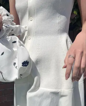 Bibiy. MIRIAM DRESS 비비 원피스