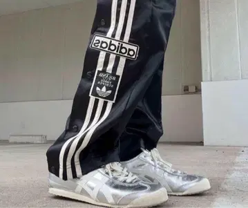 M701 M 사이즈 아디다스 새틴 아디블레이크 팬츠