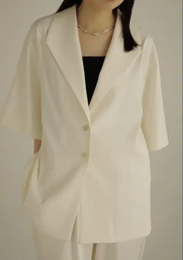 louren 더블 새틴 하프 재킷