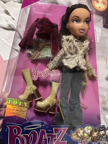 Y2K Bratz Yasmin 인형 브랫츠 피규어 인형 야스민
