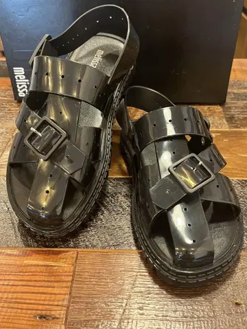미사용에 가까운 melissa 블랙 샌들 DAIKANYAMA 38/24