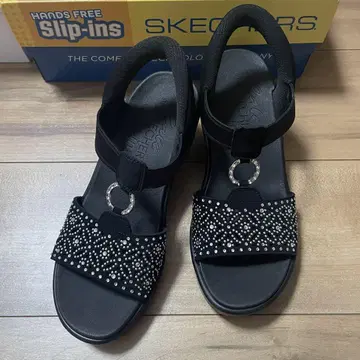 SKECHERS 24cm RUMBLE ON-DANCING AWAY