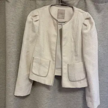 화이트 노카라 자켓 퍼프 슬리브