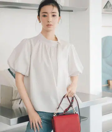 NATURAL BEAUTY BASIC 린넨 라이크 사이드 타이 블라우스