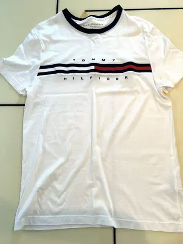 tommy hilfiger 반팔 티셔츠 M 사이즈