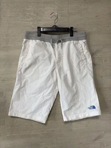 THE NORTH FACE 화이트 숏팬츠