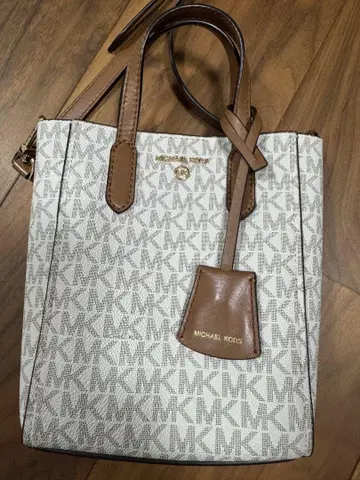 [새상품급] MICHAEL KORS 시그니처 2way 세로형 미니 토트백