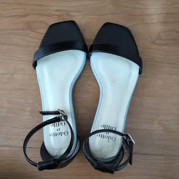 Odette e Odile 블랙 샌들 22.5cm