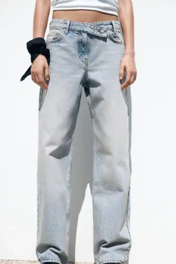 [완판템] ZARA 크로스 허리 데님 팬츠