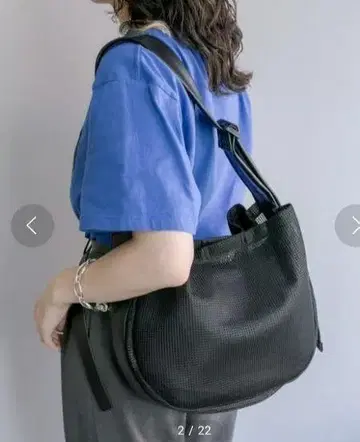 새상품급 이아파피요네 메쉬 숄더백 하프문 경량 블랙