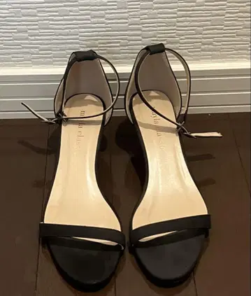 새상품급 앵클 스트랩 샌들 블랙 25cm 힐 뮬
