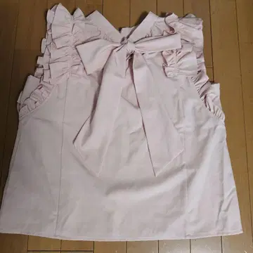 새상품 swingle 뒤 리본 슬리브리스 블라우스
