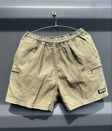 UFO 베이지 숏팬츠