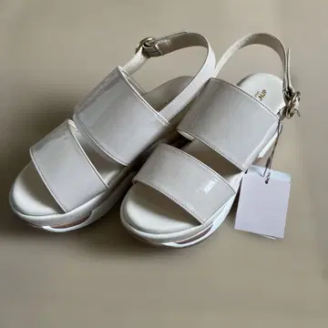새상품 NICE CLAUP 화이트 샌들 L 사이즈