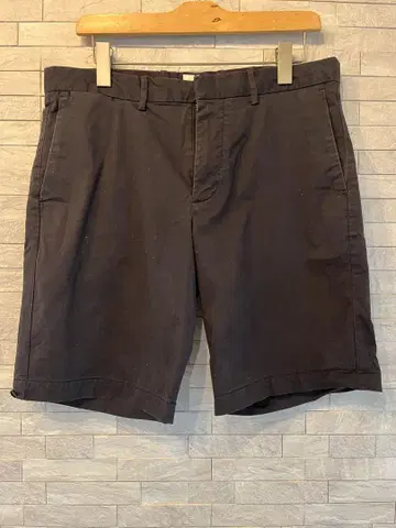 GAP 블랙 숏팬츠 사이즈 32