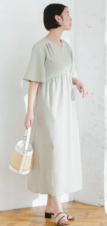 2024 ROSSO 허리 마크 원피스 네이비 리조트 미 실루엣