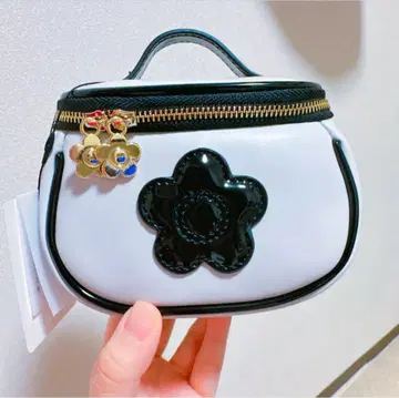 MARY QUANT 플라워 모티브 파우치