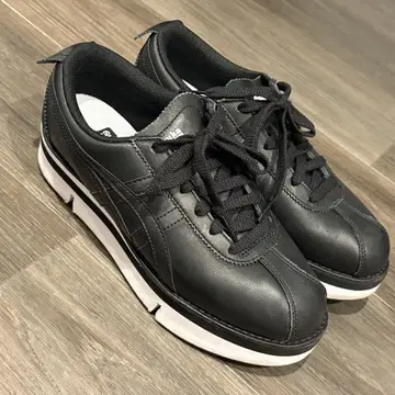 오니츠카타이거 스니커즈