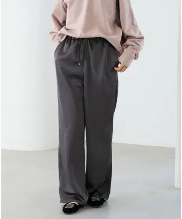 IENA 2024 AW 더블 새틴 릴랙스 팬츠 그레이 34