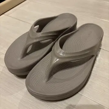 Oofos 우메가 39