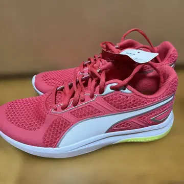 Puma 핑크 스니커즈 23.5cm