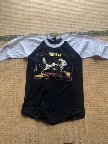 Nirvana 래글런 슬리브 티셔츠