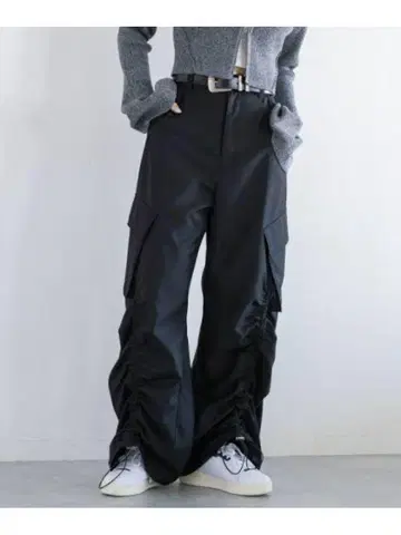PAGEBOY 프론트 드로스트 팬츠 블랙