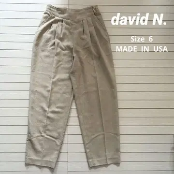 david N. 턱 팬츠 왼쪽 사이드 버튼 베이지