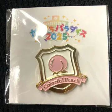 카라피치 파라다이스 2025 핀 배지 복숭아