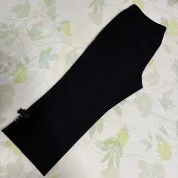 로즈 티아라 크롭 팬츠 블랙 42