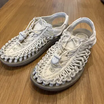 새상품급 킨 keen 샌들 UNEEK 유니크 여성용 24cm