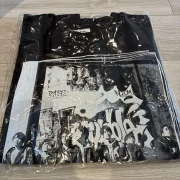 2. 미개봉 쟈니즈WEST(WEST.) W trouble 티셔츠