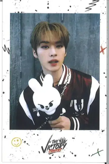 StrayKids LeeKnow THE VICTORY 1/5
